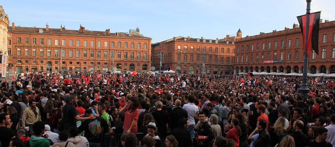 toulousains_place_du_capitole_avant_la_finale_de_top14_